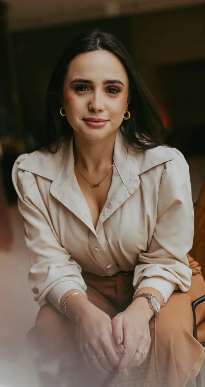 Ana Carolina Moretti em retrato profissional